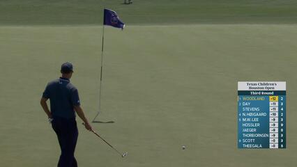 Gary Woodland pours in 14-foot birdie putt on No. 3 at Texas Children's