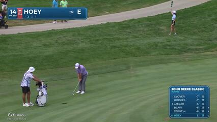 Rico Hoey sinks 4-foot putt for birdie on No. 14 at John Deere