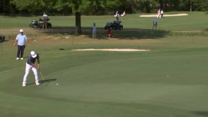 Justin Suh drains 19-footer from the fringe for birdie at Sanderson Farms