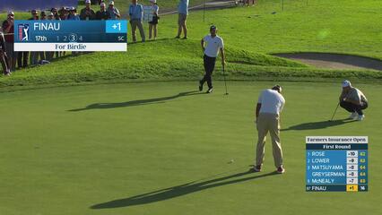 Tony Finau pours in 15-foot birdie putt on No. 17 at Farmers