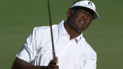 Vijay Singh uses approach to set up birdie at Honda