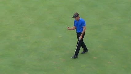 Stuart Appleby sinks a 20-foot birdie putt at BMW