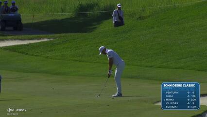 Camilo Villegas makes birdie on No. 10 at John Deere