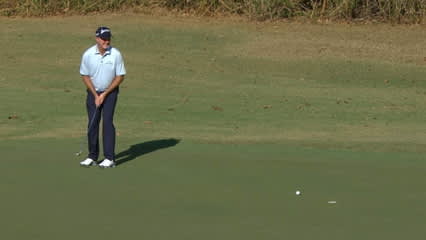 Jerry Kelly talks his ball in for birdie at Sanderson Farms
