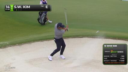 Si Woo Kim drains 8-foot putt for birdie on No. 14 at Truist Championship