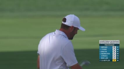 Scottie Scheffler sinks 4-foot birdie putt on No. 16 at Arnold Palmer