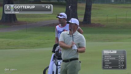 Chris Gotterup sinks a 26-foot birdie putt on No. 2 at FedEx St. Jude