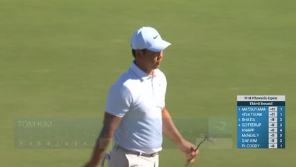 Tom Kim buries 68-foot birdie putt on No. 10 at WM Phoenix Open