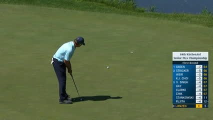 Lee Janzen sinks putt for birdie at KitchenAid Senior PGA