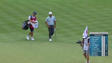 Si Woo Kim sinks 5-foot putt for birdie on No. 6 at Travelers
