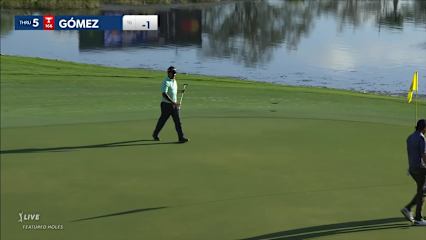 Fabián Gómez drains 49-foot birdie putt from off the green at Honda