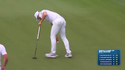 Camilo Villegas makes birdie on No. 16 at Zurich Classic