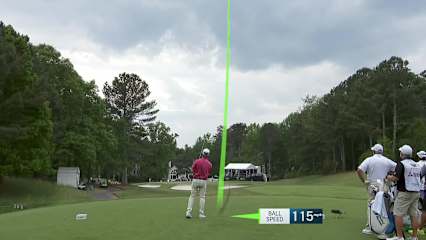 David Toms throws a dart to set up birdie at Mitsubishi