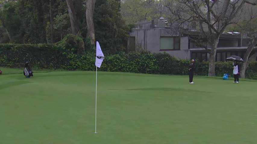 Akshay Bhatia forced to chip on green to save par at The Genesis