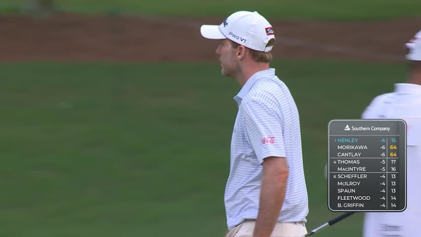 Russell Henley sinks 42-foot birdie putt to take lead at TOUR Championship