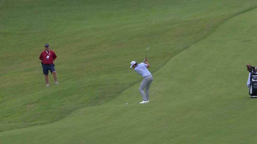 Nico Echavarria sinks 20-foot birdie putt on No. 18 at Baycurrent