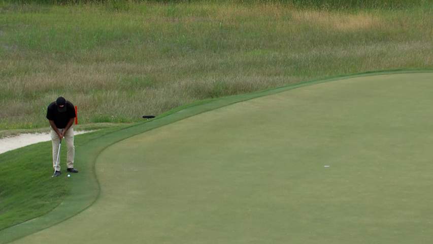 Corey Pavin saves par from the fringe at the KitchenAid Senior PGA