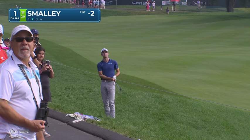 Alex Smalley sinks 19-foot putt for birdie on No. 1 at Travelers