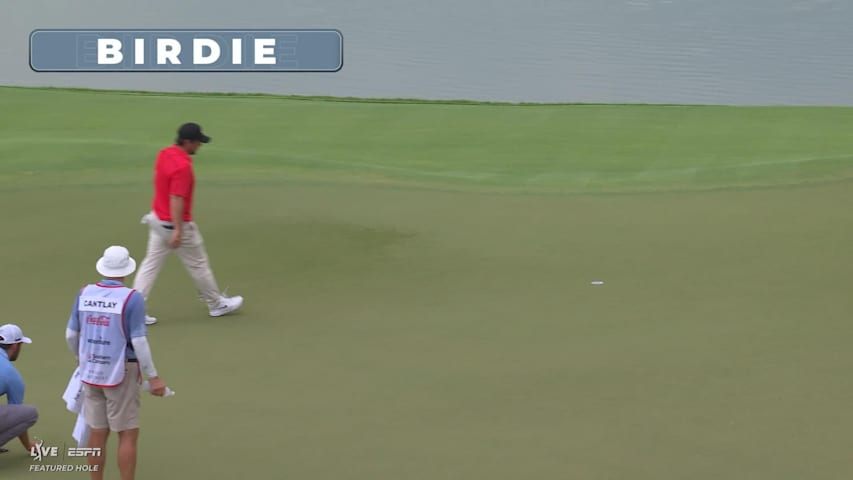 Alex Fitzpatrick sinks 24-foot birdie putt on No. 8 at TOUR Championship