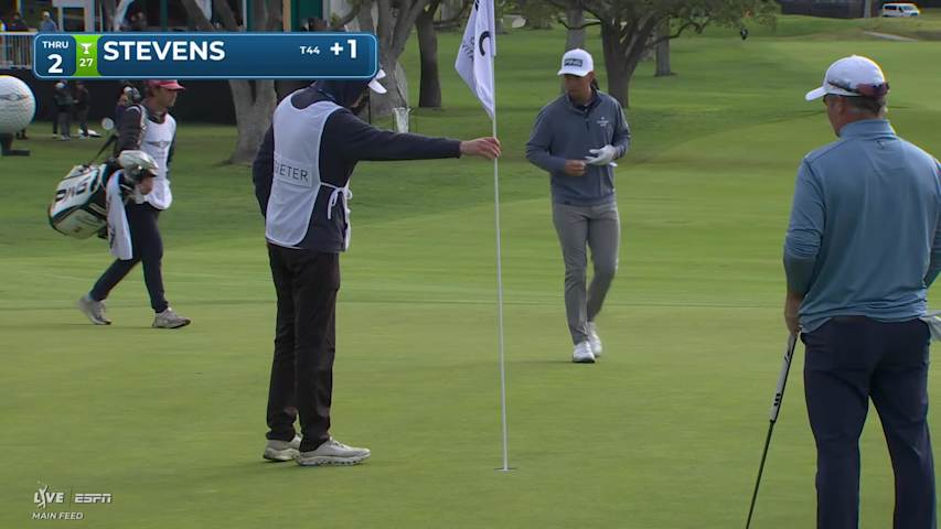 Sam Stevens holes out 42-foot birdie putt on No. 2 at The Genesis