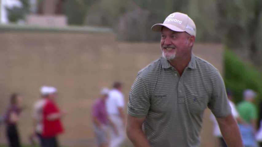 Jerry Kelly makes birdie putt on No. 17 at Charles Schwab Cup Championship