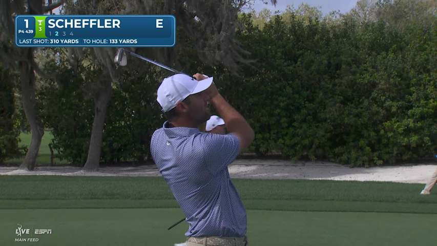 Scottie Scheffler holes out 11-foot birdie putt on No. 1 at Arnold Palmer