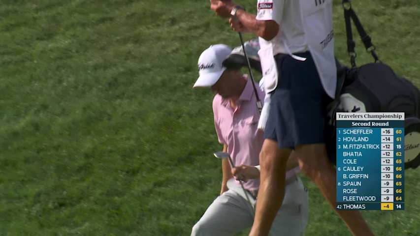Justin Thomas sinks 3-foot putt for birdie on No. 15 at Travelers