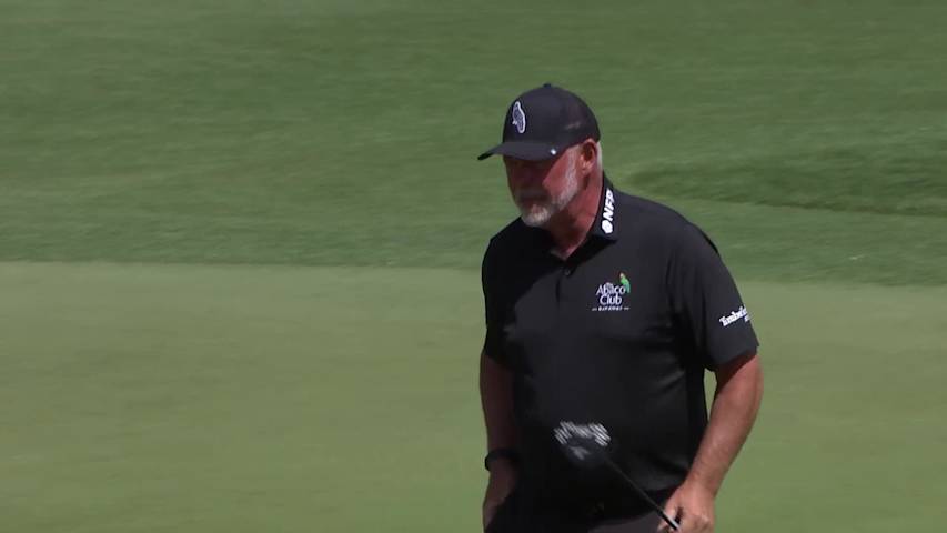 Darren Clarke makes birdie on No. 11 at Galleri Classic