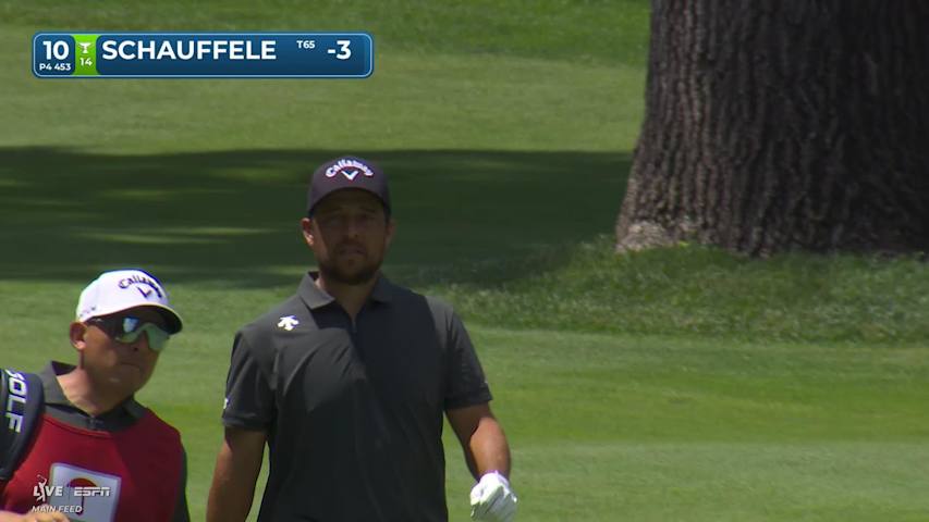 Xander Schauffele sinks 21-foot birdie putt on No. 10 at Travelers
