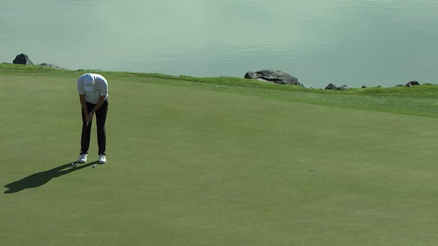 Rasmus Højgaard sinks 11-foot birdie putt on No. 10 at The American Express