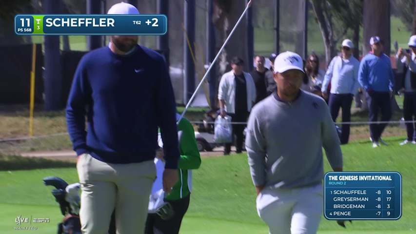 Scottie Scheffler drains 2-foot birdie putt on No. 11 at The Genesis