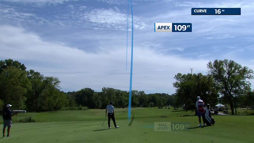 Jorge Fernández-Valdés goes right at the flag to set up birdie at Simmons Bank Open
