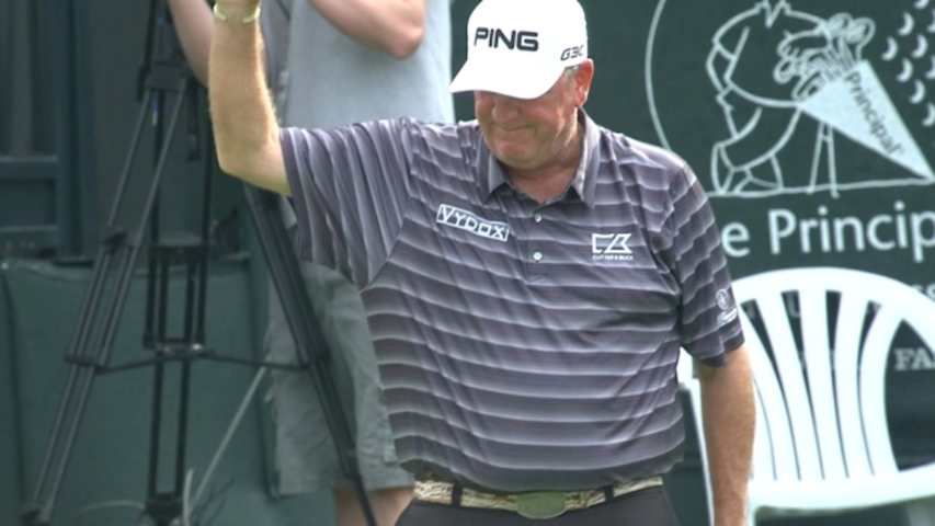 Mark Calcavecchia cruises into solo lead at the Principal Charity Classic