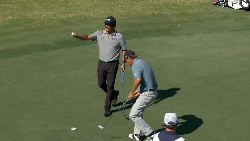 Notah Begay III makes short birdie putt at SAS Champ