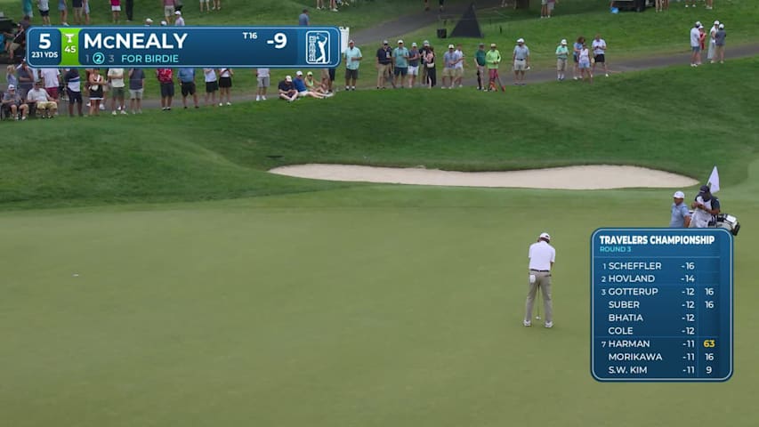Maverick McNealy sinks 29-foot birdie putt on No. 5 at Travelers
