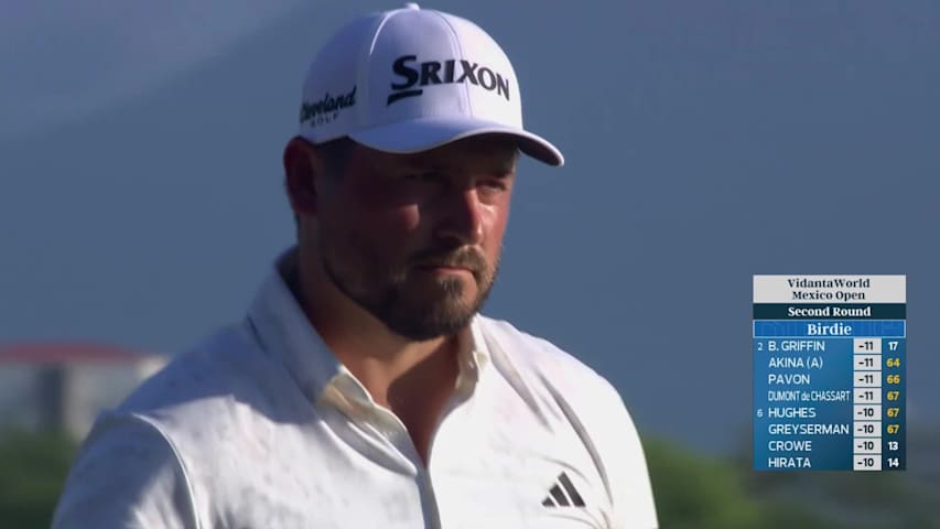Andrew Novak sinks 21-foot birdie putt on No. 18 at Mexico Open