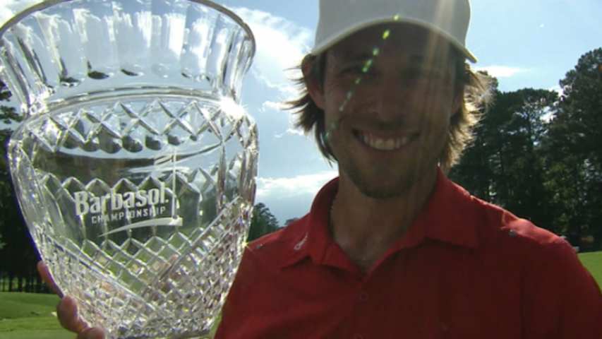 Aaron Baddeley sinks a 24-foot birdie to win Barbasol