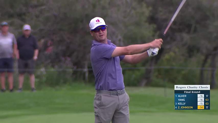 Zach Johnson makes birdie on No. 18 at Rogers Charity Classic