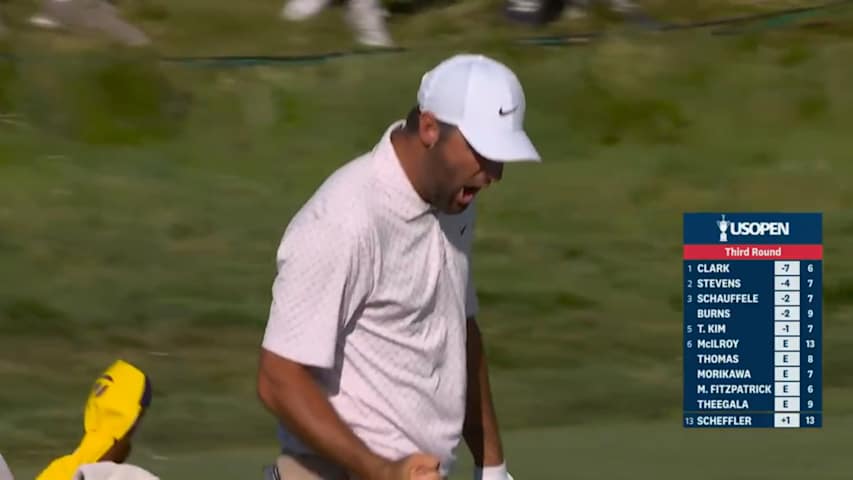 Scottie Scheffler chips in for birdie in Round 3 of U.S Open 