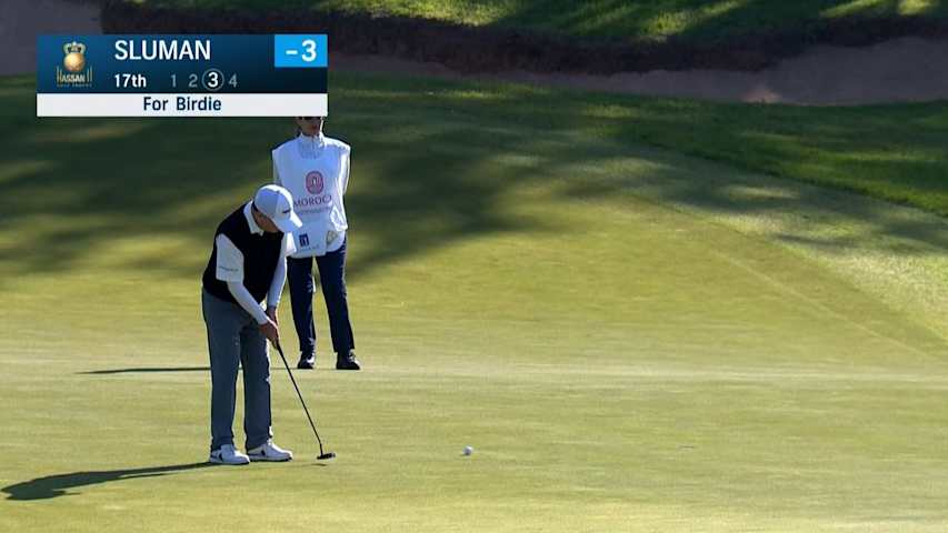 Jeff Sluman sinks birdie putt at Trophy Hassan II