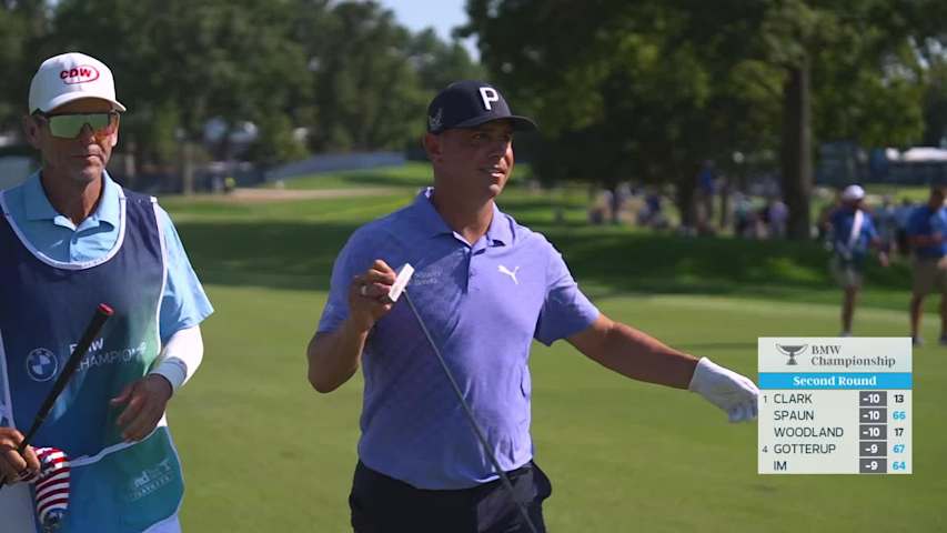 Gary Woodland's 106-yard approach sets up birdie on No. 18 at BMW Championship