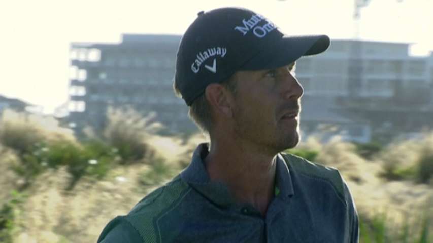 Henrik Stenson's tee shot yields birdie at Hero World Challenge