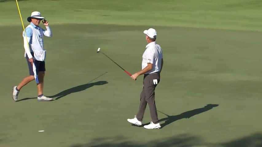 Jerry Kelly makes birdie putt at Invited Classic