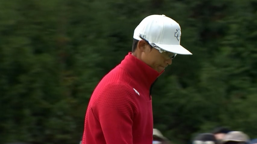 Whee Kim drops in a lengthy birdie putt at THE CJ CUP