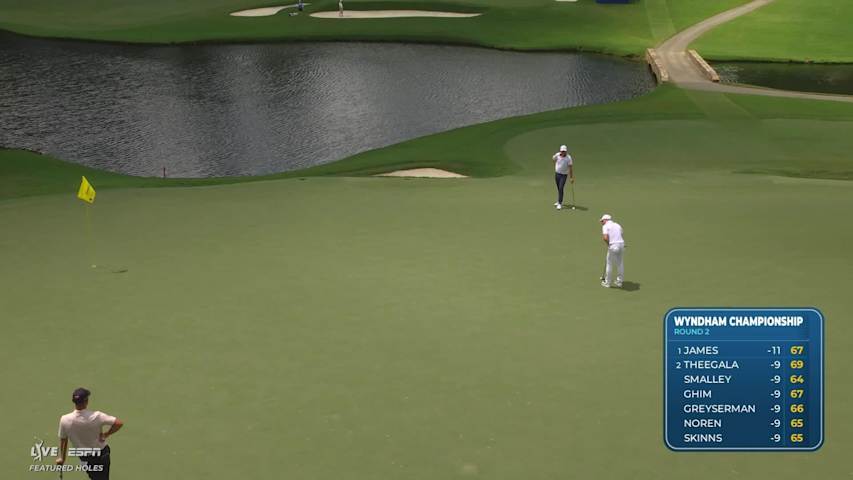 Camilo Villegas sinks 38-foot birdie putt on No. 16 at Wyndham