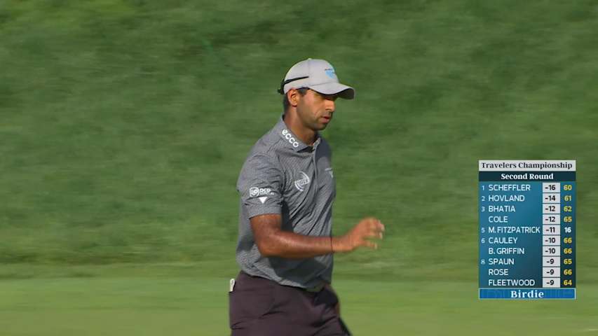 Aaron Rai drains 11-foot putt for birdie on No. 18 at Travelers