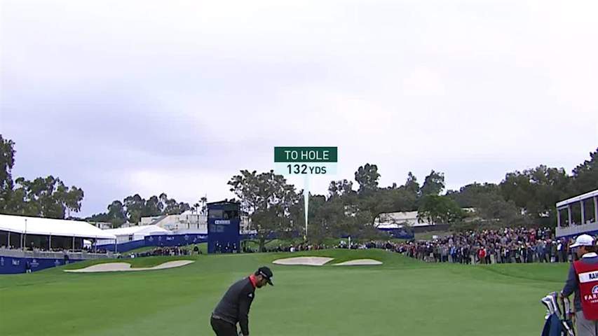 Jon Rahm sticks approach to set up birdie at Farmers
