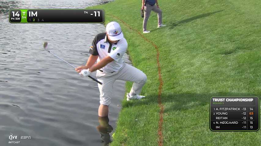 Sungjae Im sinks 9-foot putt for birdie on No. 14 at Truist Championship