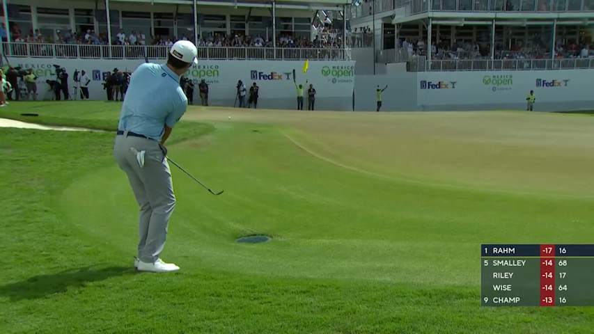 Davis Riley chips close and birdies 72nd hole at Mexico Open