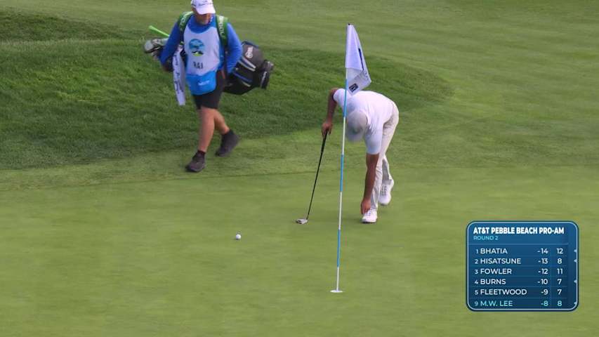 Min Woo Lee sinks 9-foot birdie putt on No. 18 at AT&T Pebble Beach